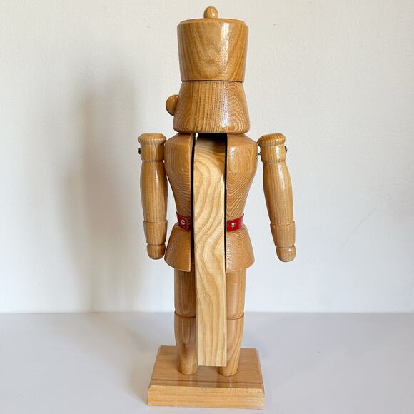 Vintage Erzgebirge Natural Wood German Nutcracker - Picture 6 of 8